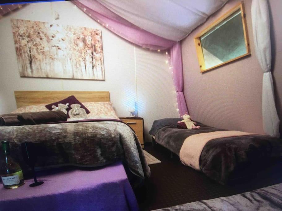 Cosy Woodland Romantic Retreat With Log Fires And Nature Sturry Esterno foto