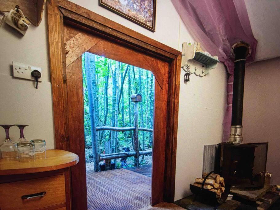 Cosy Woodland Romantic Retreat With Log Fires And Nature Sturry Esterno foto